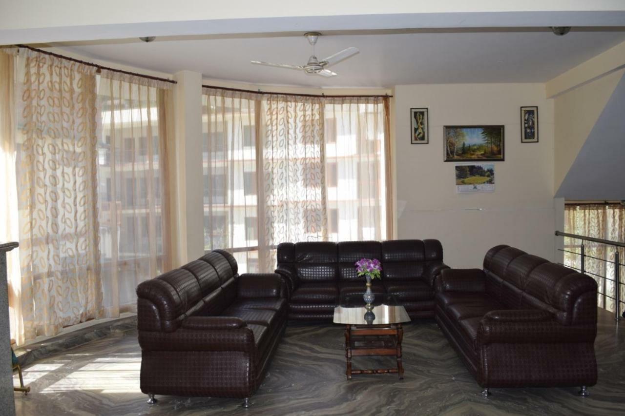 Goroomgo New Ambika Mall Road Hotel Manali (Himachal Pradesh)
